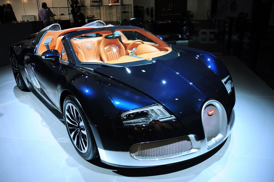  Bugatti Veyron 16.4 Soleil de Nuit 2009 года  (фото 1 из 5)